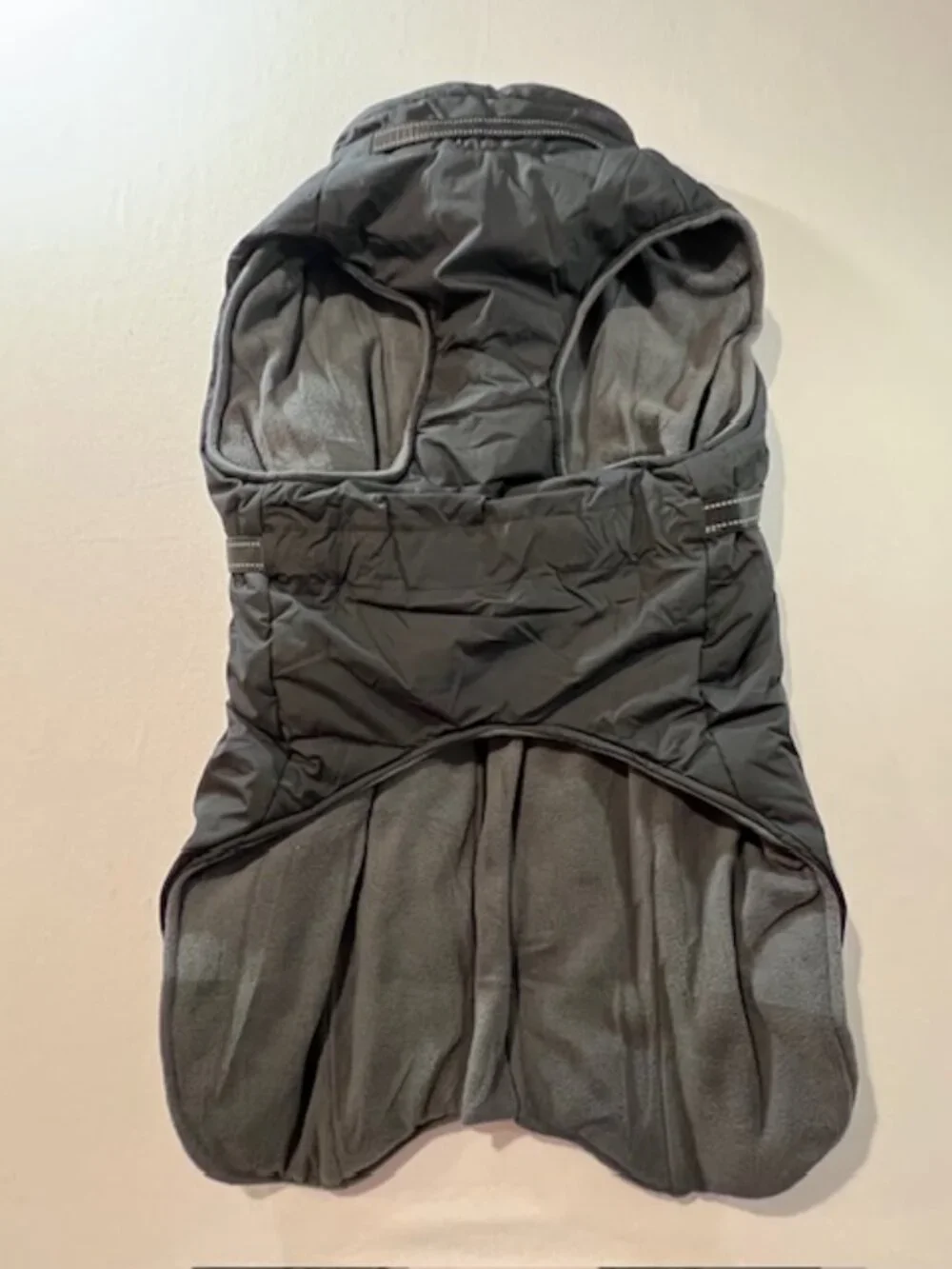 NWOT Waterproof‎ dog winter coat with an integrated harness 2-in-1 design